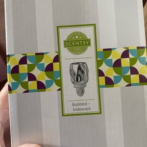 Scentsy wall warmer bubbled iridescent